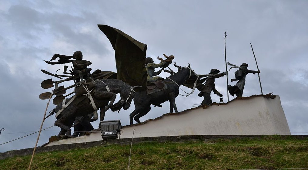 Monumento a Los Colonizadores--Credit-EnBrazosDeLaFiebre - Wikimedia